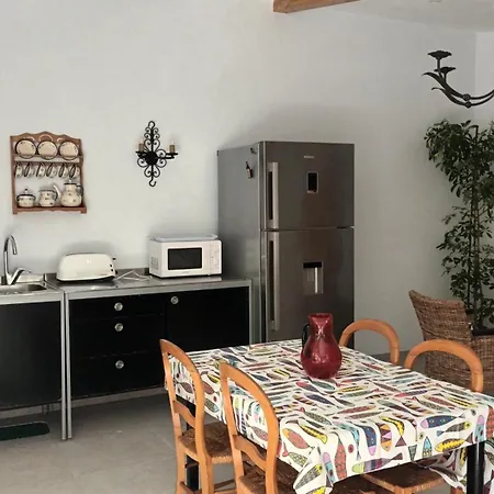 Un Joli Jardin Mediterraneen וילה אגדה