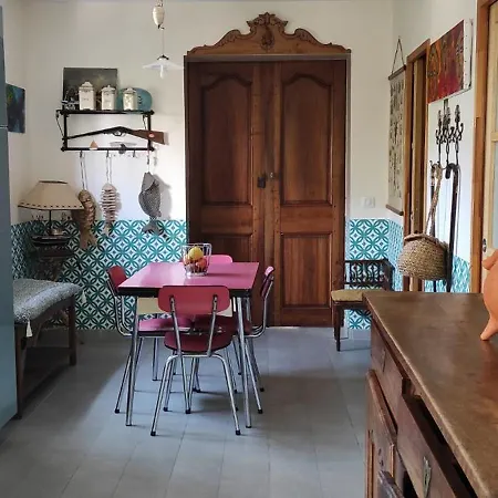 Un Joli Jardin Mediterraneen * Agde
